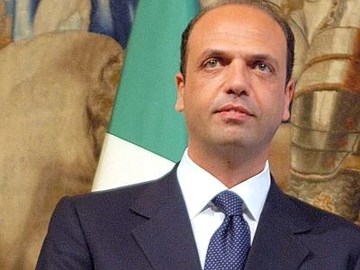 Decadenza di Berlusconi, Alfano: "Non saremo in piazza con FI"