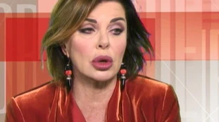 Storie Italiane, sconcertante testimonianza di Alba Parietti su Miss Universo: "Cosa ho visto fare alle madri delle reginette"