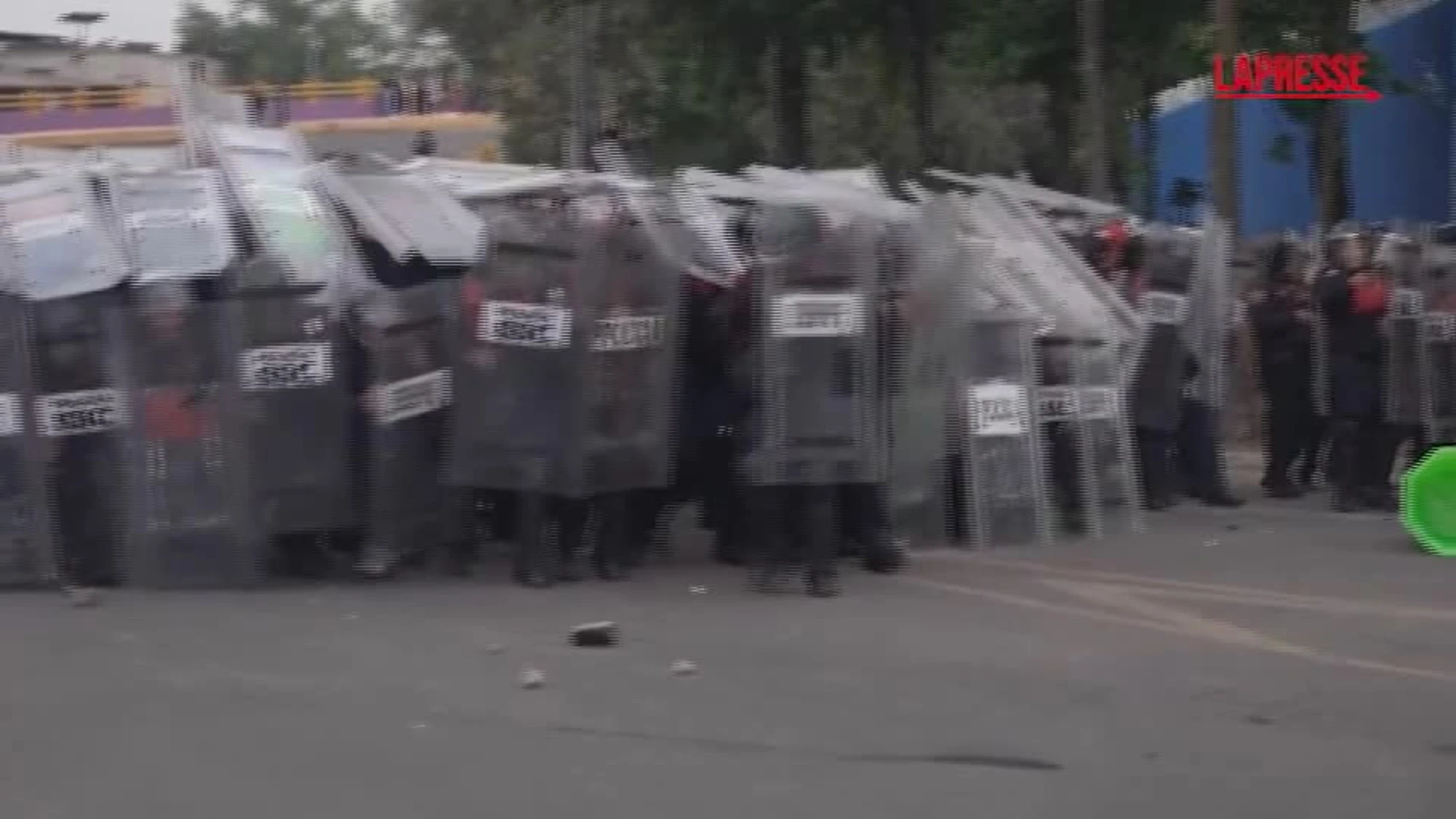 Mondiali 2026, proteste e scontri prima di Messico-Sudafrica