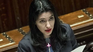 Scuola e coronavirus, è caos Azzolina: trasporti, febbre, mascherine e "nuovi congiunti", il governo crea focolai?