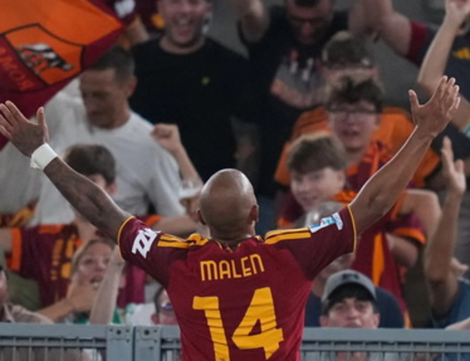 La Roma travolge la Fiorentina: Dybala inventa, Malen segna 3 gol