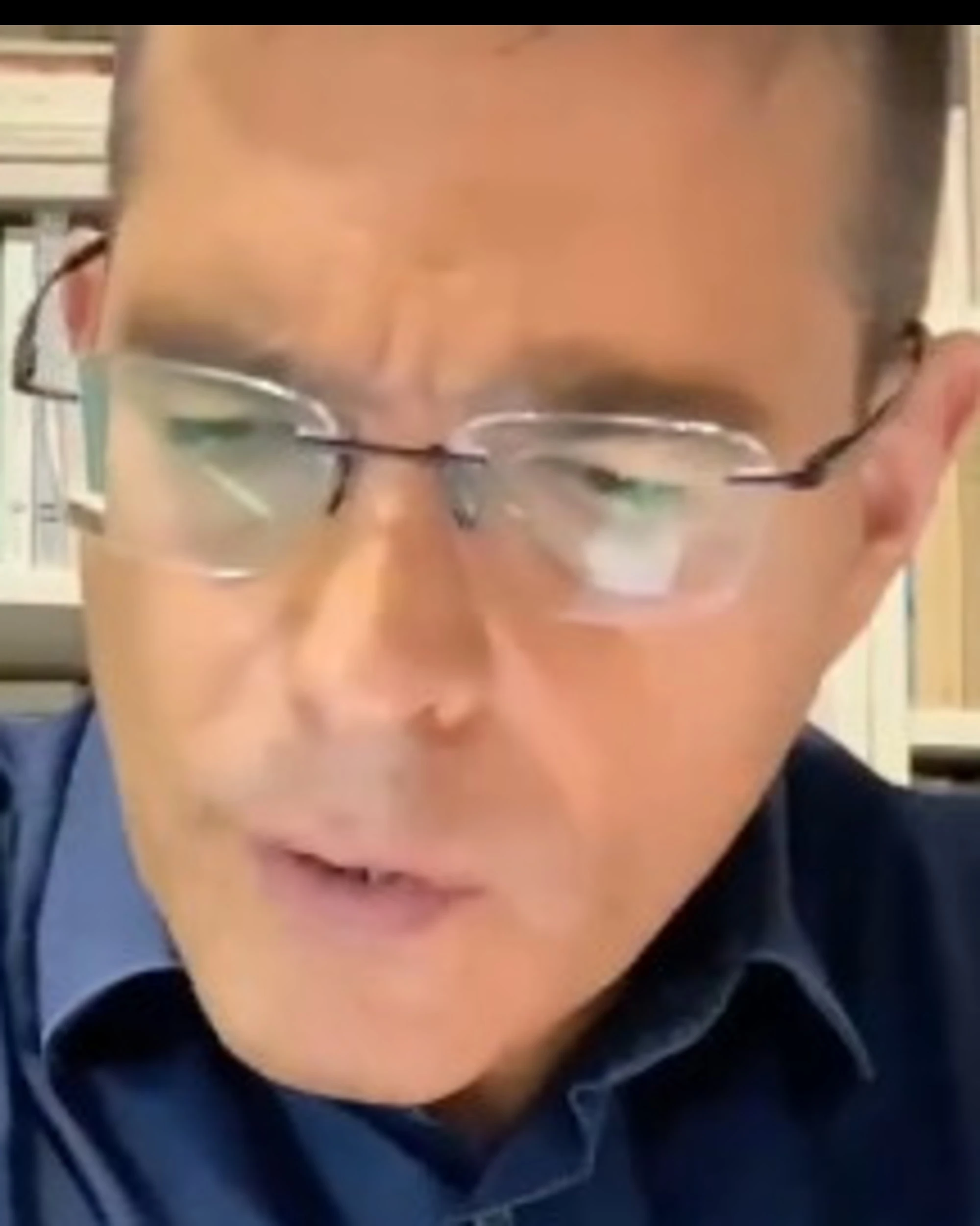Capezzone e Ricci con il bandierone di Gaza: "Dove era davanti nelle proiezioni"