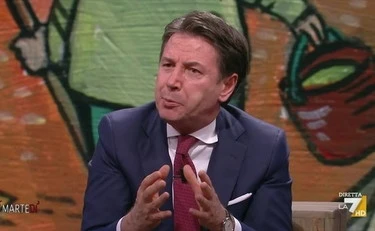 DiMartedì, Giuseppe Conte da record: tre autogol in dieci minuti