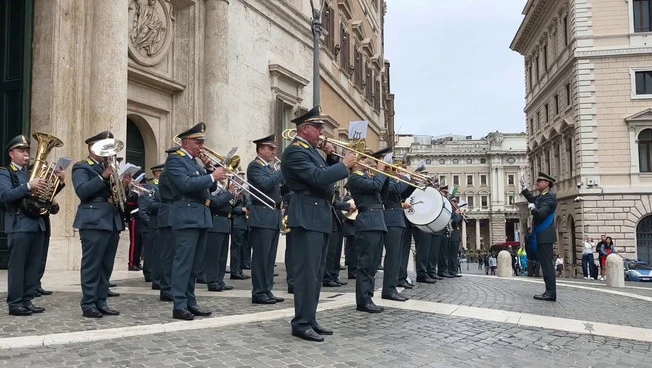 https://media.liberoquotidiano.it/mHOx8WYFJdlJ9aVCwEyWTazZeFF_5XA_KgcqzhSOOXw/width:800/quality:90/aW1hZ2VzLzIwMjUvMTAvMDUvMTQxNTMxMjc4LTU2YWVjODM3LWZkMTYtNDdhNy1hNzhkLTA2ODgxYTg2NDliNy5qcGc.webp