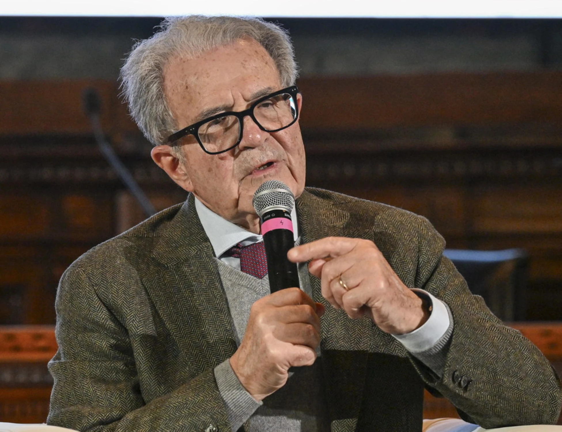 Romano Prodi, il siluro a Elly Schlein: "Ecco perché vince la destra"