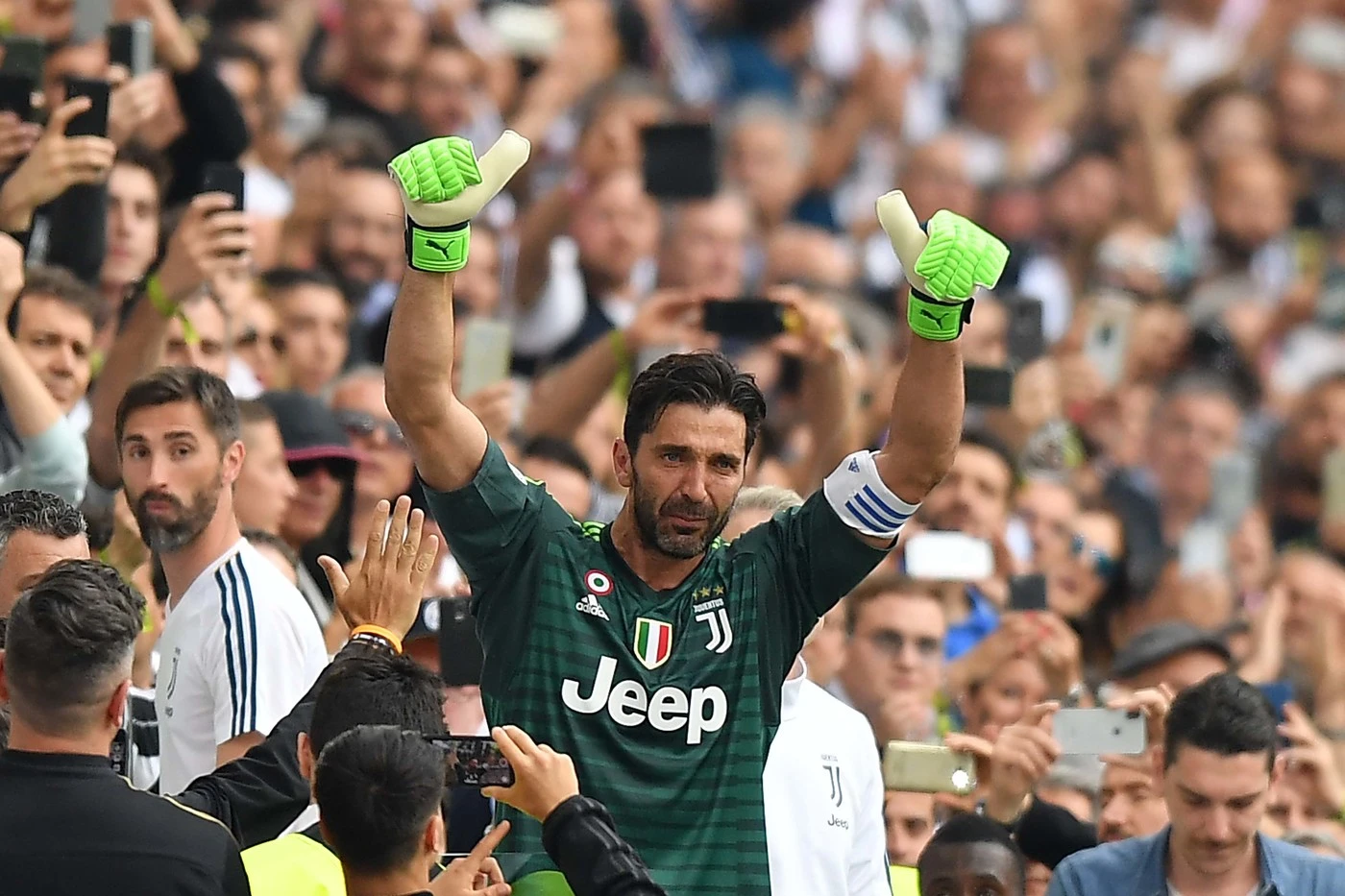 Gigi Buffon, il ritorno alla Juventus divide i tifosi: anche molte critiche