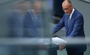 AfD fa impazzire Merz: basta un "wow", crisi diplomatica tra Berlino e Usa