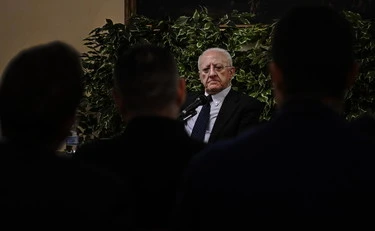 https://media.liberoquotidiano.it/mK8fS9EiyNN36E3QKYRkG_7nfMFtB6yLoccPwMtXcPw/width:800/quality:90/aW1hZ2VzLzIwMjYvMDUvMjYvMDczMjA1NDY0LTEzY2FiYjQzLTA5ZWItNDQyMy1iOWIxLTNkYWMyMzQ4Y2VlMi5qcGc.webp