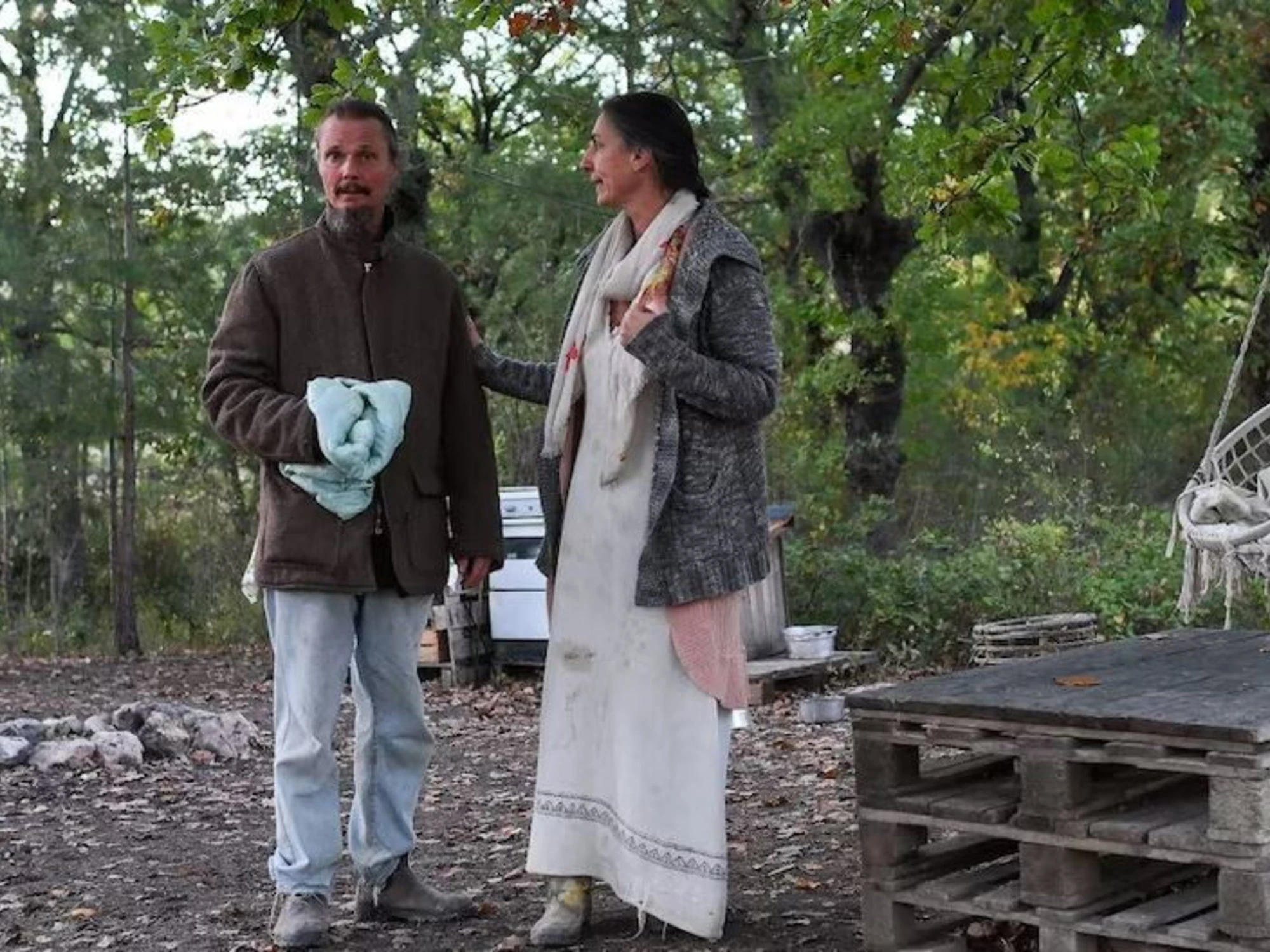 Famiglia nel bosco, la tutrice: "I bimbi non sanno leggere, cosa scrive la più grande"