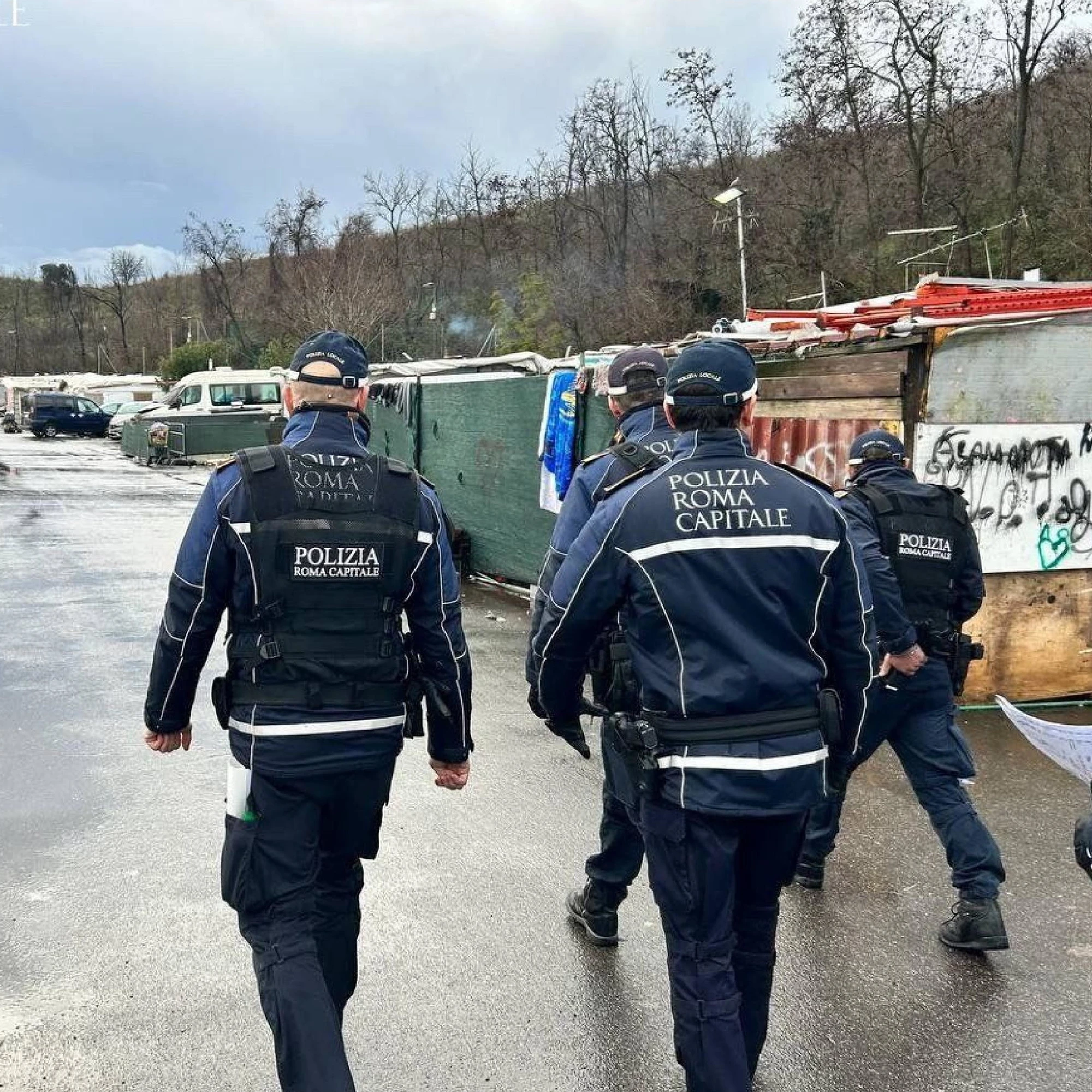 Adesso basta: è l'ora di sgomberare quel campo nomadi a Milano