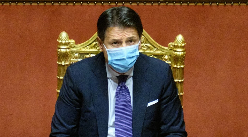 Dpcm, rinviato alle 17 l'incontro governo-regioni: "Il testo ancora non c'è". Ore durissime per Giuseppe Conte