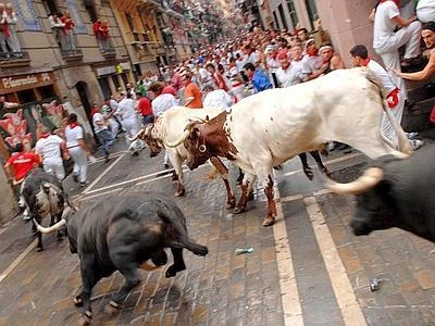 Spagna, sei feriti alla corsa dei tori a Pamplona: nessuno è in gravi condizioni