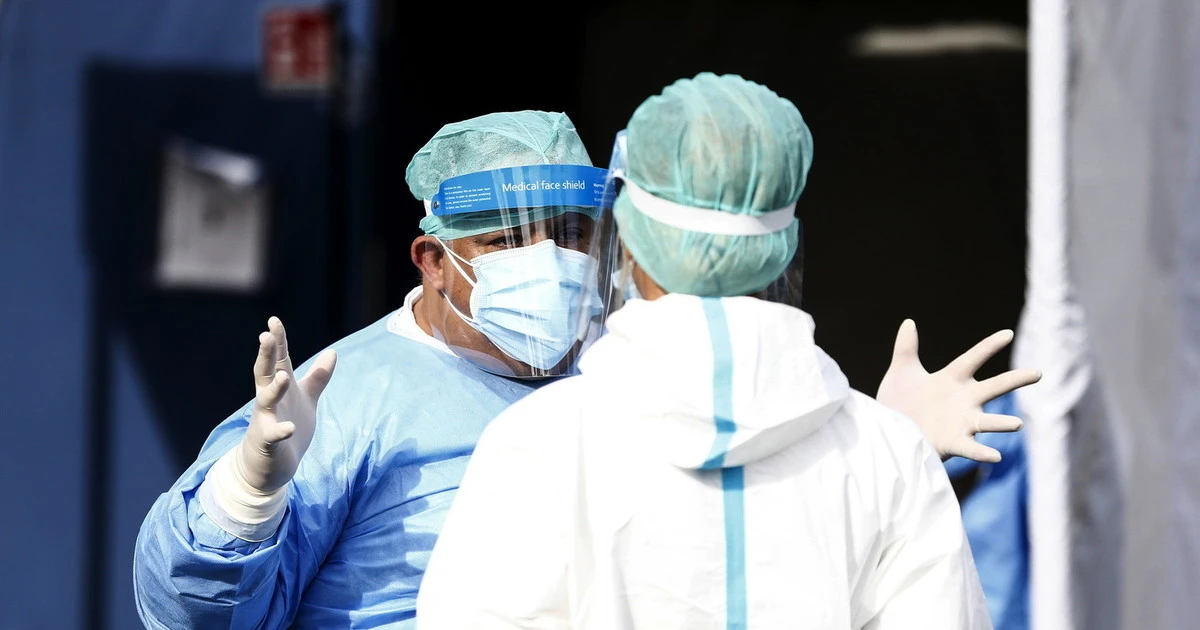 Coronavirus, bollettino 28 gennaio: dati stabili con 492 morti. Segnali importanti dal trend dei ricoveri