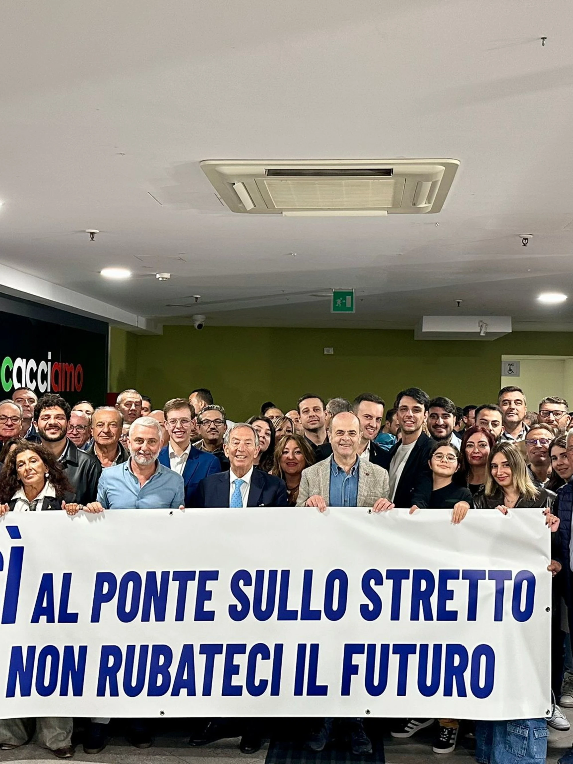 SICILIA; FLASH MOB DELLA LEGA A MESSINA PER DIRE SI AL PONTE SULLO STRETTO
