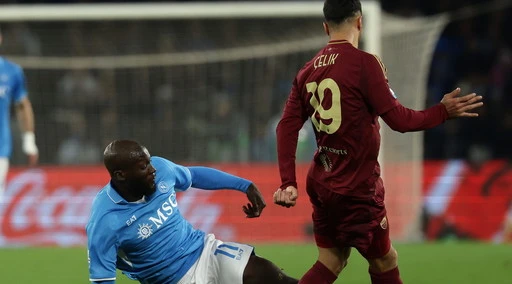 Serie A, Napoli-Roma 1-0: i partenopei soli in testa
