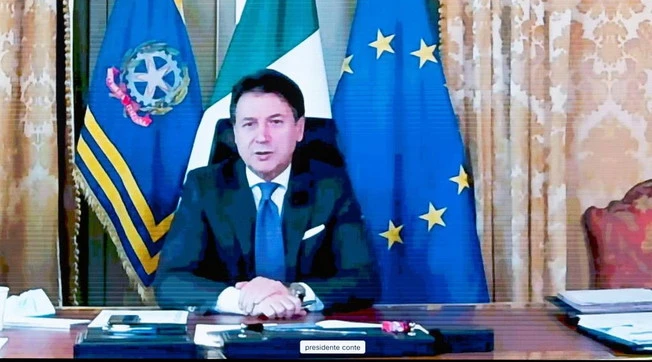 Natale, la bozza del Dpcm: Giuseppe Conte ha tenuto in sospeso l'Italia per questi tre articoletti: cosa cambierà