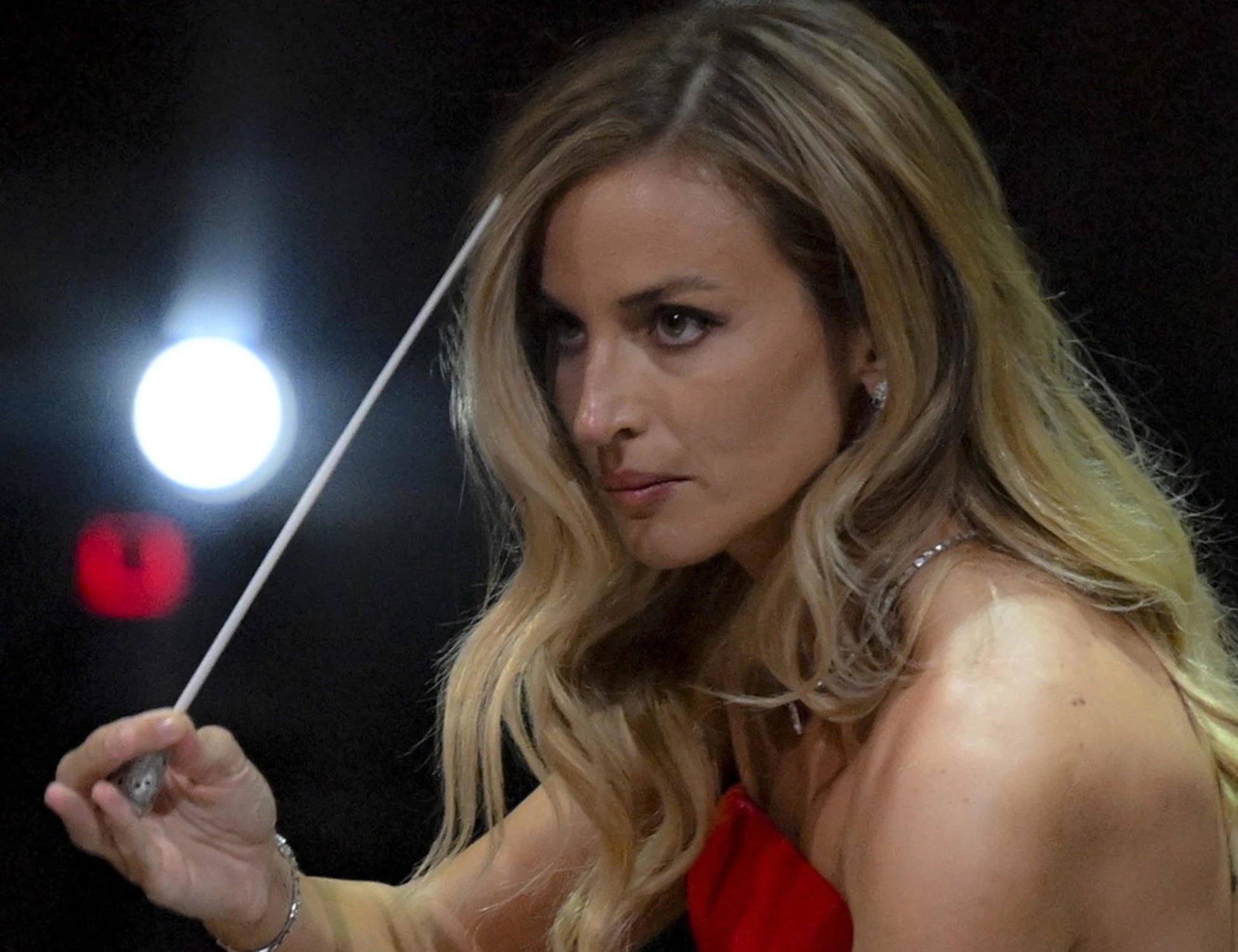 Beatrice Venezi, l'ultima farsa: i sindacati del Teatro La Fenice annunciano uno sciopero