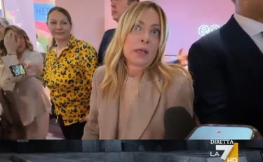 Piazzapulita, Meloni stronca l'inviata di Formigli: "Le spiego cos'è l'amicizia"
