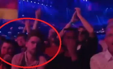 Sal Da Vinci, lo sfregio dello spettatore tedesco in prima fila
