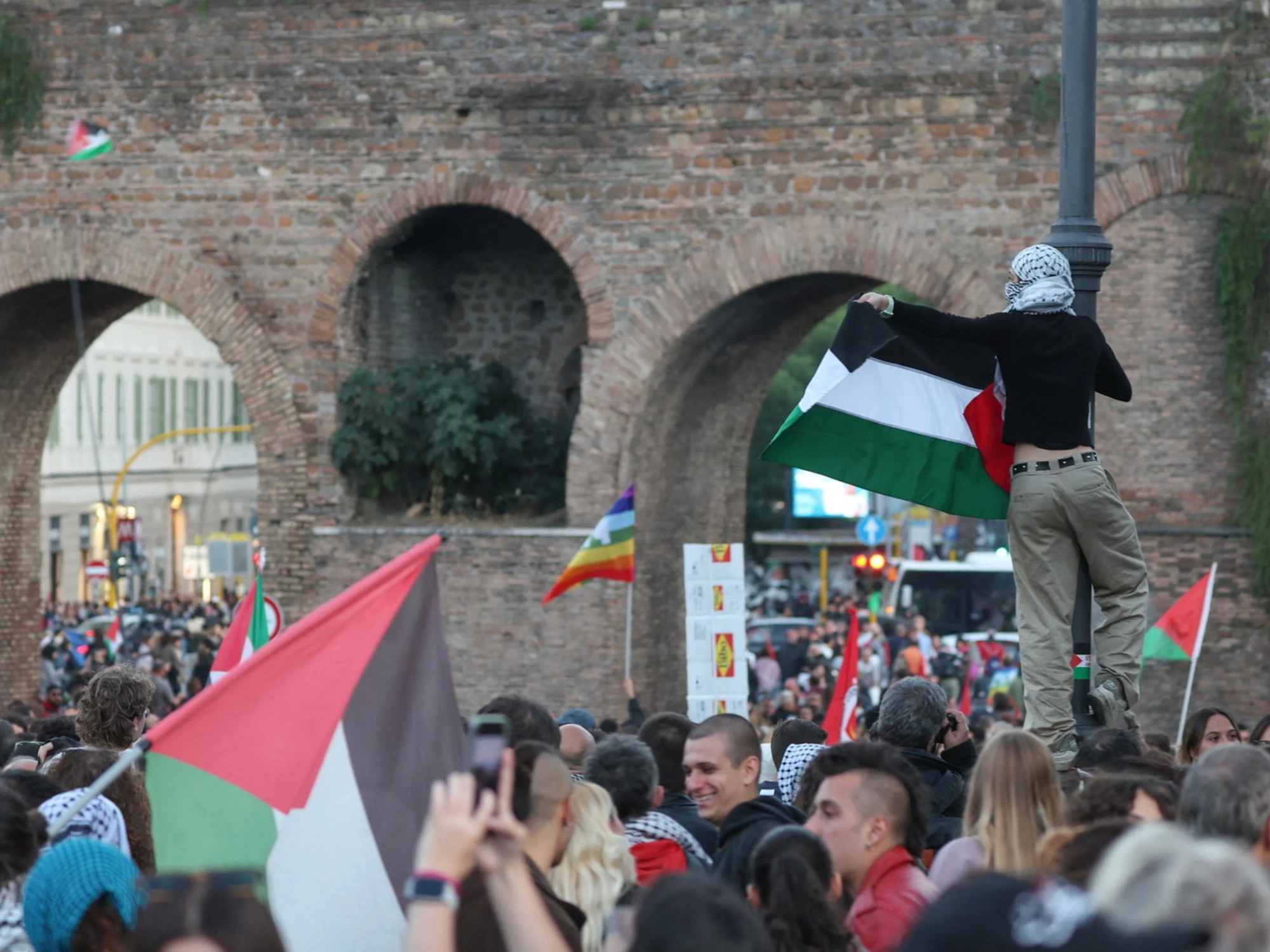 L’imbarazzante silenzio dei cattolici pro-Palestina