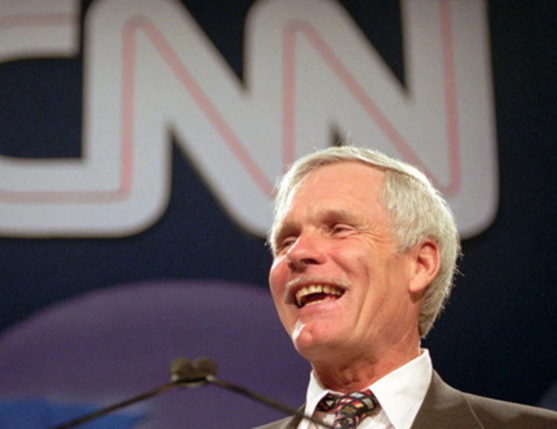 Ted Turner, addio al gigante fondatore della Cnn. Trump: "Era devastato, l'hanno fatta diventare woke"
