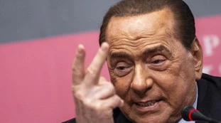 Mediaset, svolta anti-sovranista? La mossa di Gianni Letta e le telefonate di Silvio Berlusconi