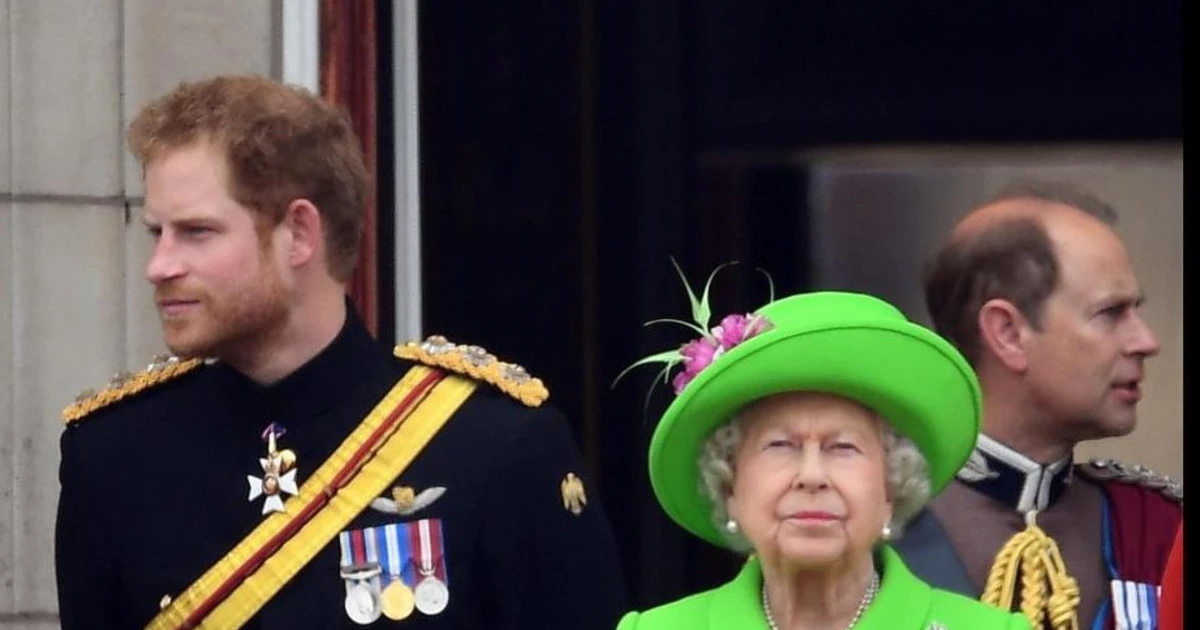 Harry e il libro "solo dopo la morte della Regina Elisabetta". L'inquietante sospetto: guerra di fango in famiglia