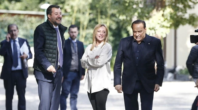 Giovanni Toti all'attacco: "Questo centrodestra è malato. Serve un tagliando forte, altro che vertici a tre"