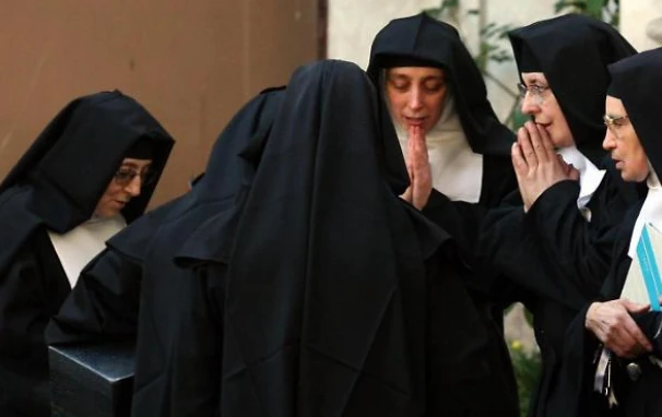 Immigrazione, pure le suore di clausura sono stufe: "Sessantottine", un rovinoso scontro tra consorelle