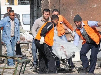 Un altro giorno senza pace in Siria, due esplosioni a Damasco: morti e feriti