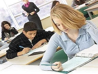 Università, test d'ingresso anticipati a luglio. Insorgono gli studenti