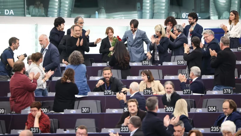 Ilaria Salis, ora esiste una ricetta per schivare i processi per violenze