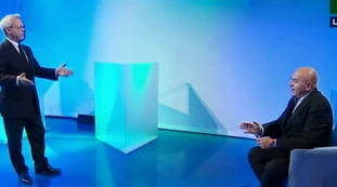 Mentana, lite con Rizzo: "Forte coi deboli", "Ma se brinda a champagne"