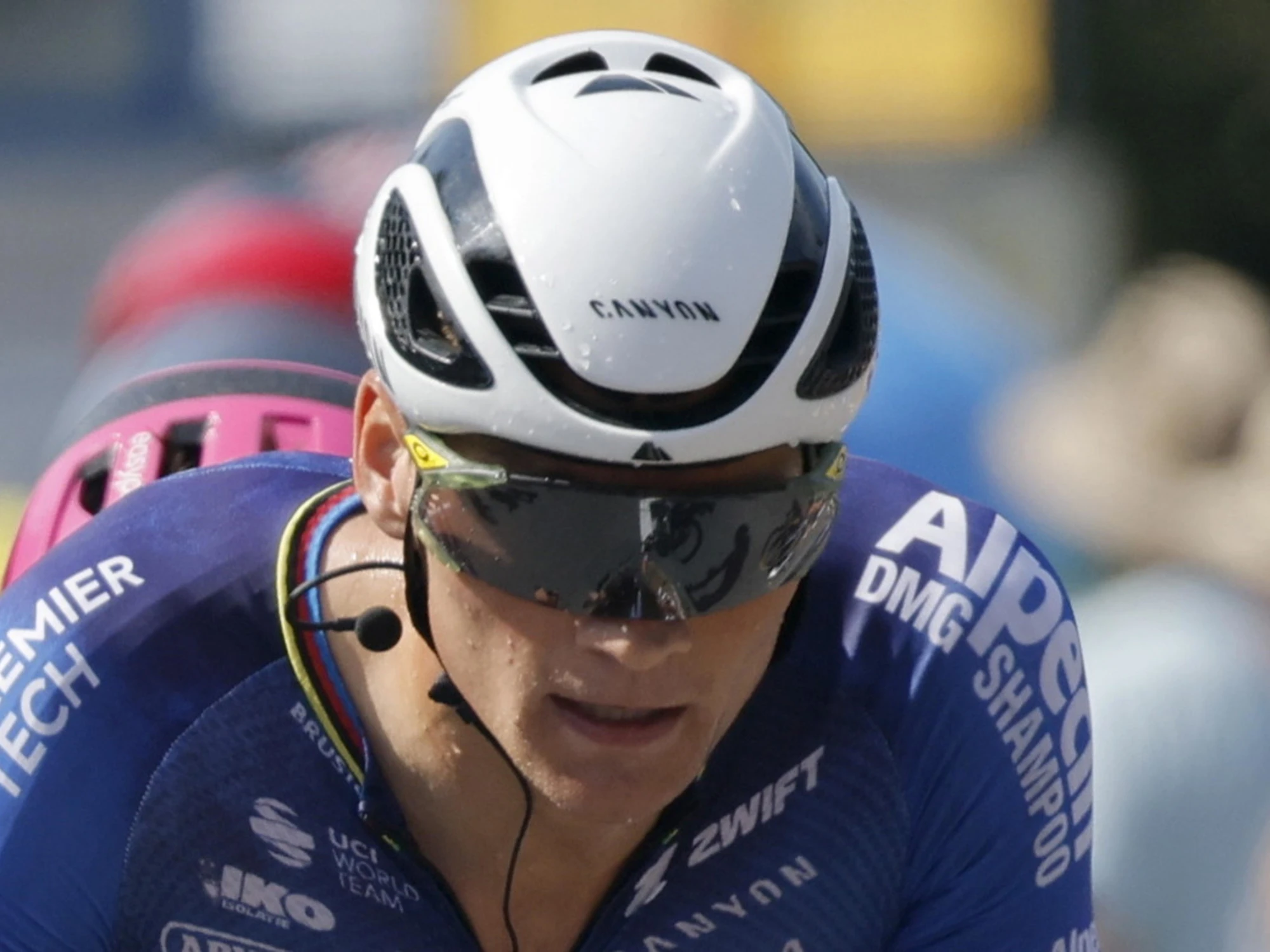 Tour, Van der Poel dà spettacolo a Ussel