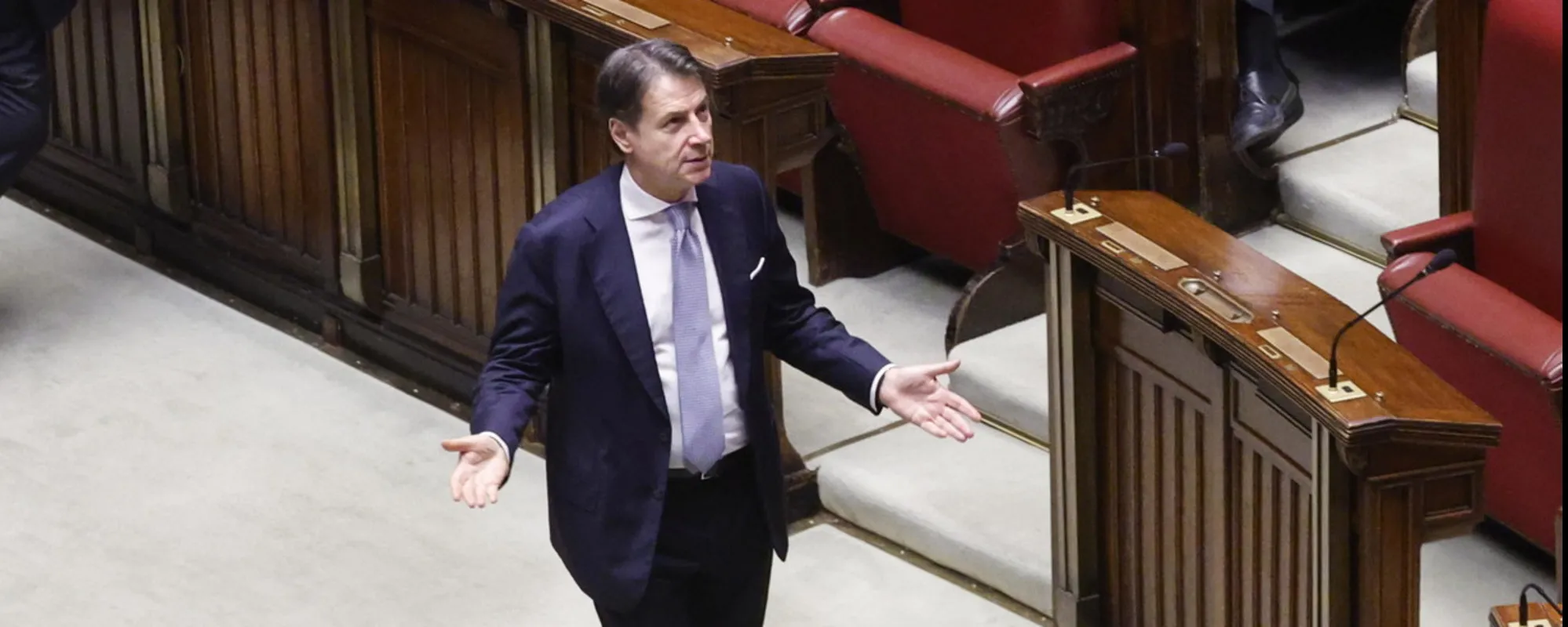 Conte torna in Aula per ascoltare Schlein, ma poi... clamoroso: esplode il campo largo