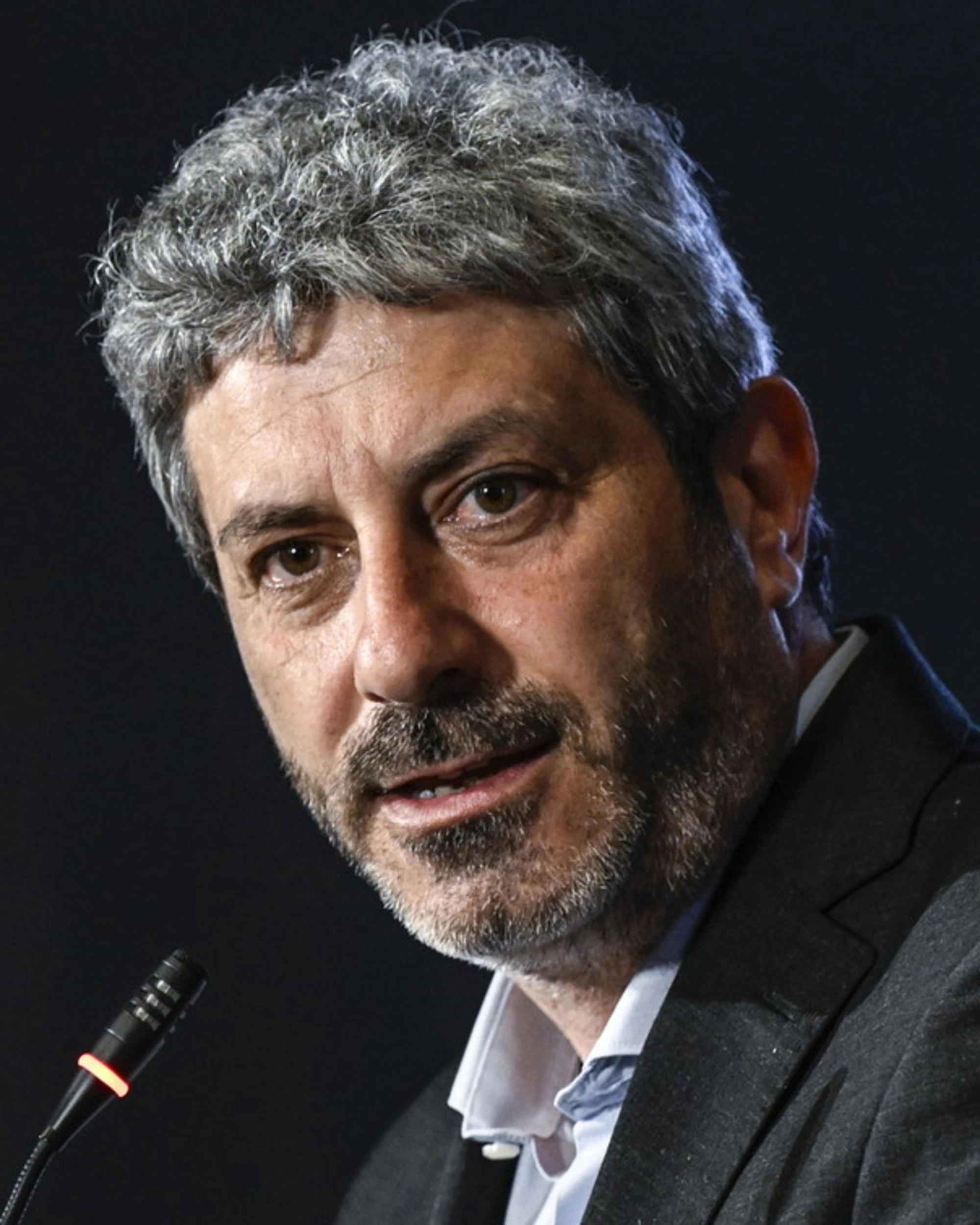 Il codice etico di Fico fa fuori i fedelissimi di De Luca