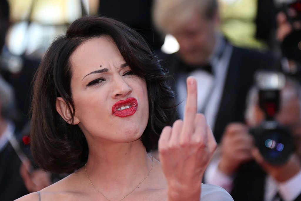 Asia Argento, caso Weinstein. Quando diceva: "Ha una lingua lunga tre metri e la vuole sempre infilare al caldo"