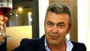 Pd, il sindaco Sauro Borghi: "Due catorci", si autospende dal Pd