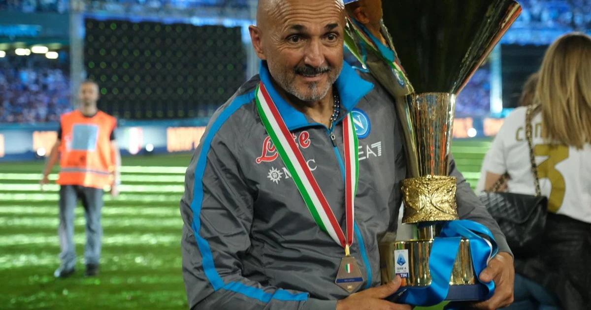 Spalletti, la foto dell'ufficio: "Dormo nella Panda", come lo ha trasformato
