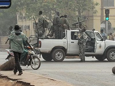 Mali, i jihadisti minacciano la Francia: ''Colpiremo il cuore del Paese''