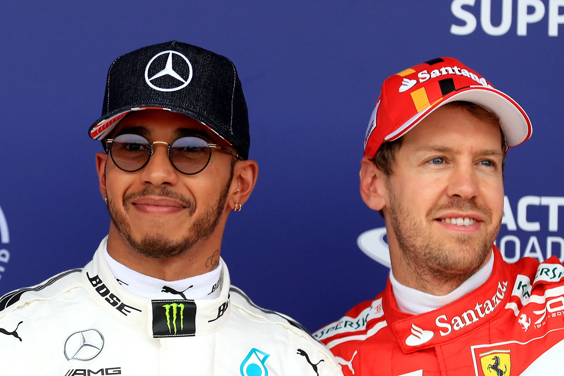 Formula 1, Lewis Hamilton in pole umilia Sebastian Vettel: "Quel giro veloce per toglierti il sorriso dalla faccia"