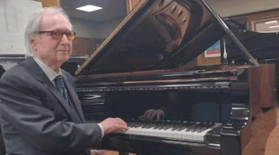 Angelo Fabbrini, il maestro che rende i pianoforti perfetti