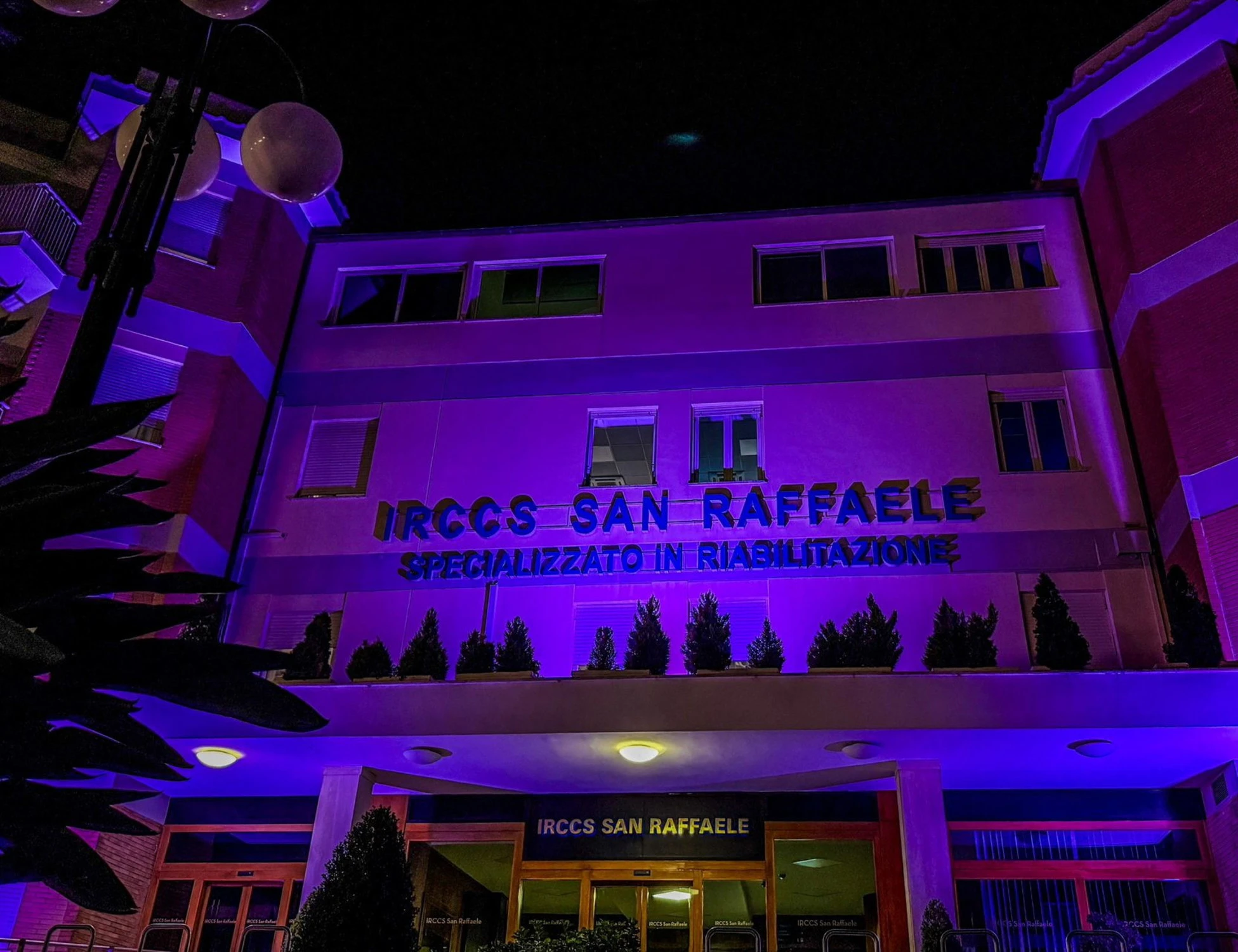 Giornata mondiale dell'Alzheimer, l'IRCCS San Raffaele di Roma illuminato di viola