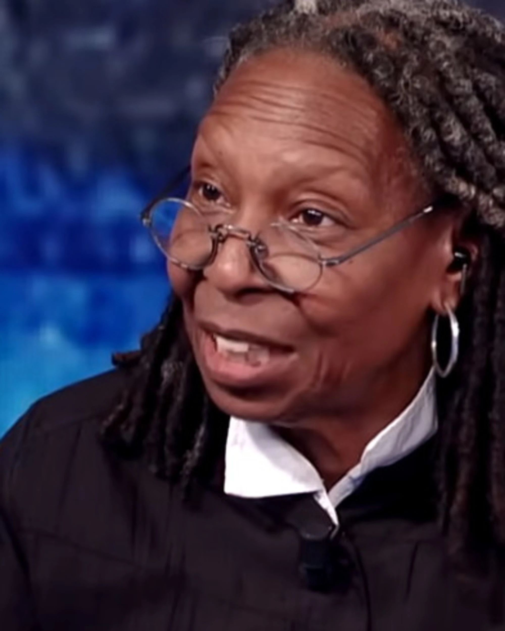Whoopi Goldberg, la follia della sinistra: "Negli Usa si vive come in Iran"