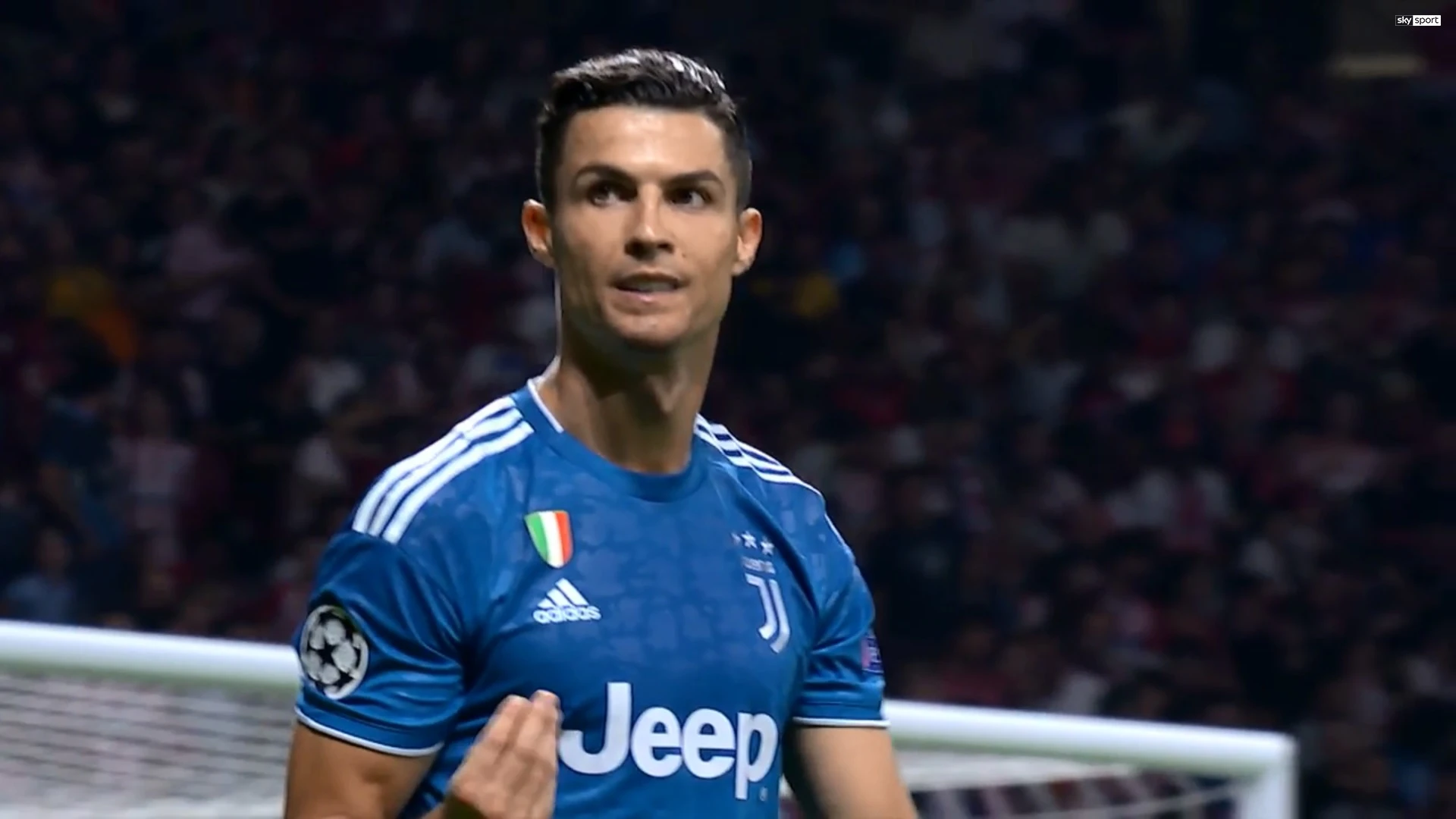 Juventus, Cristiano Ronaldo provoca i tifosi dell'Atletico Madrid: "Paura, eh?"