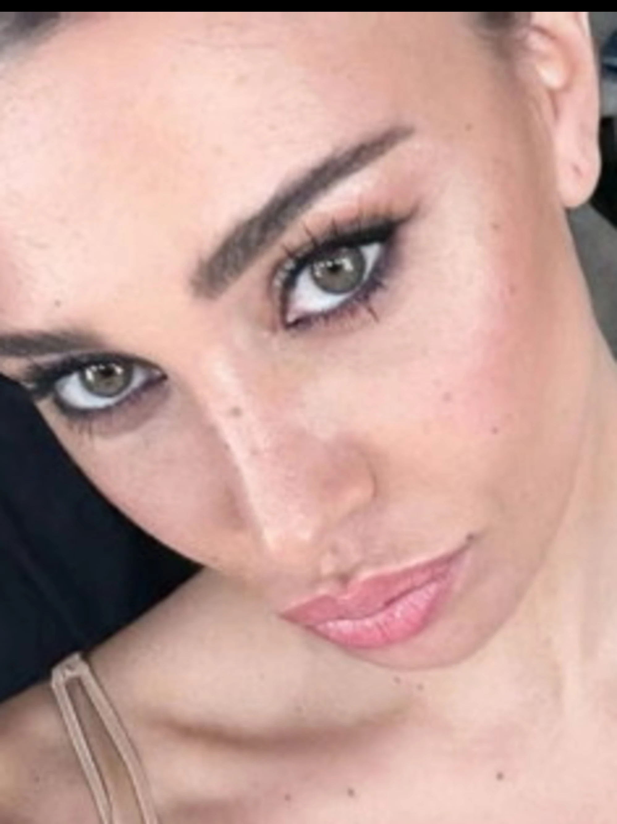 Belen Rodriguez, giallo a Radio 2: è già stufa?