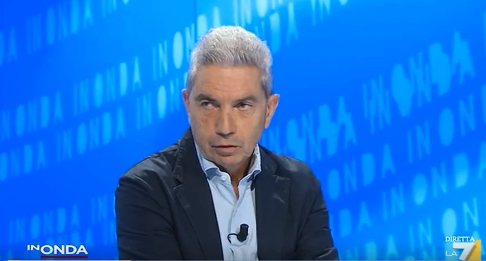 Antonio Padellaro critica Salvini: "Zingaraccia? Non c'è nulla da ridere". E zittisce anche Luca Telese