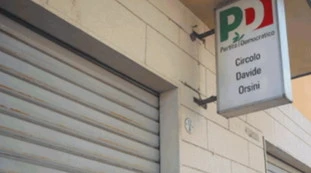 Bologna, Pd travolto dai debiti: ammontano a 4 milioni, addio a 33 sedi. L'ira dei militanti