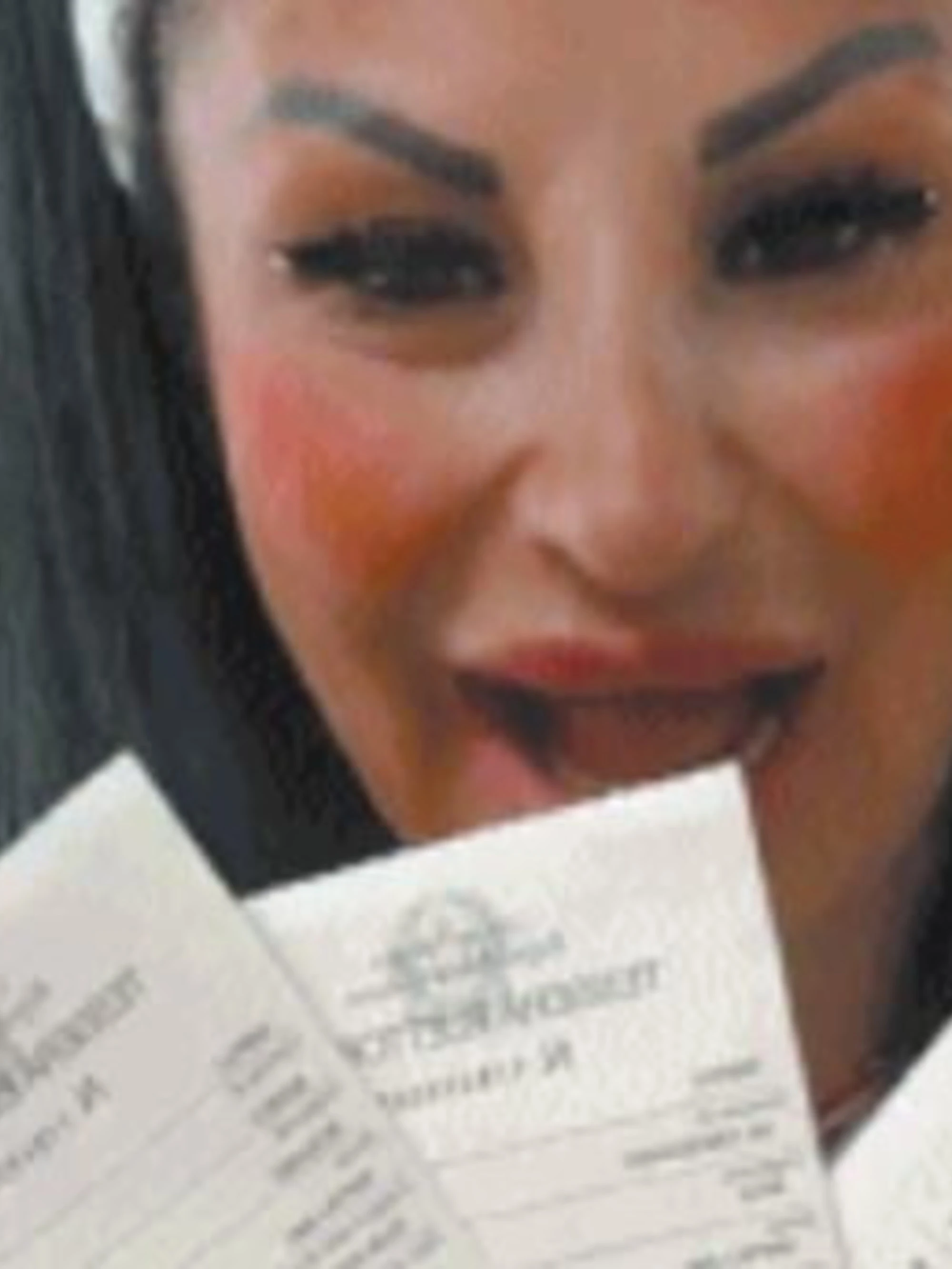 Rita De Crescenzo, il video per il referendum è sconcertante