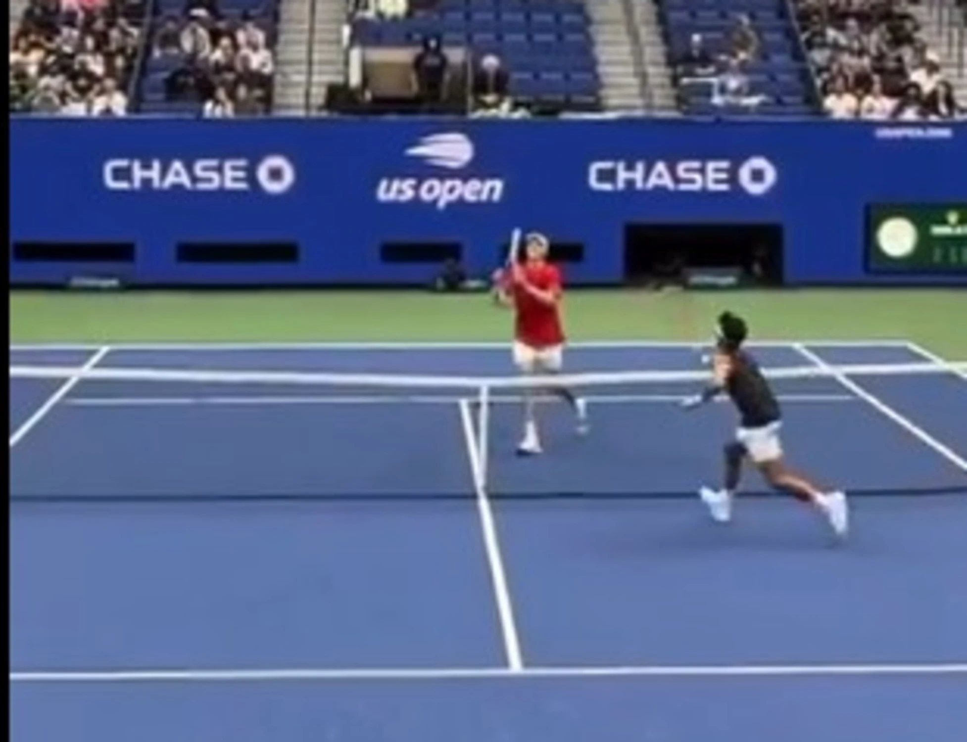 Sinner prova il colpo: errore disastroso in allenamento